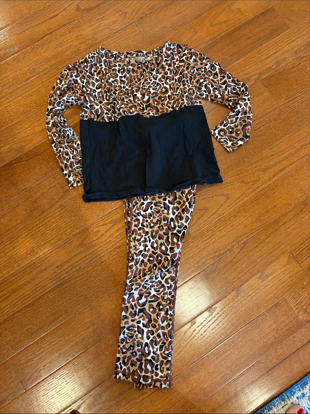 Leopard Print 2-Piece Lounge Set with Black Panel